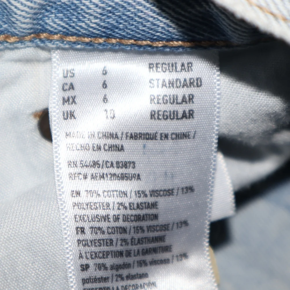 American Eagle Light Wash Jean Shorts With Snap Sides - Picture 11 of 12